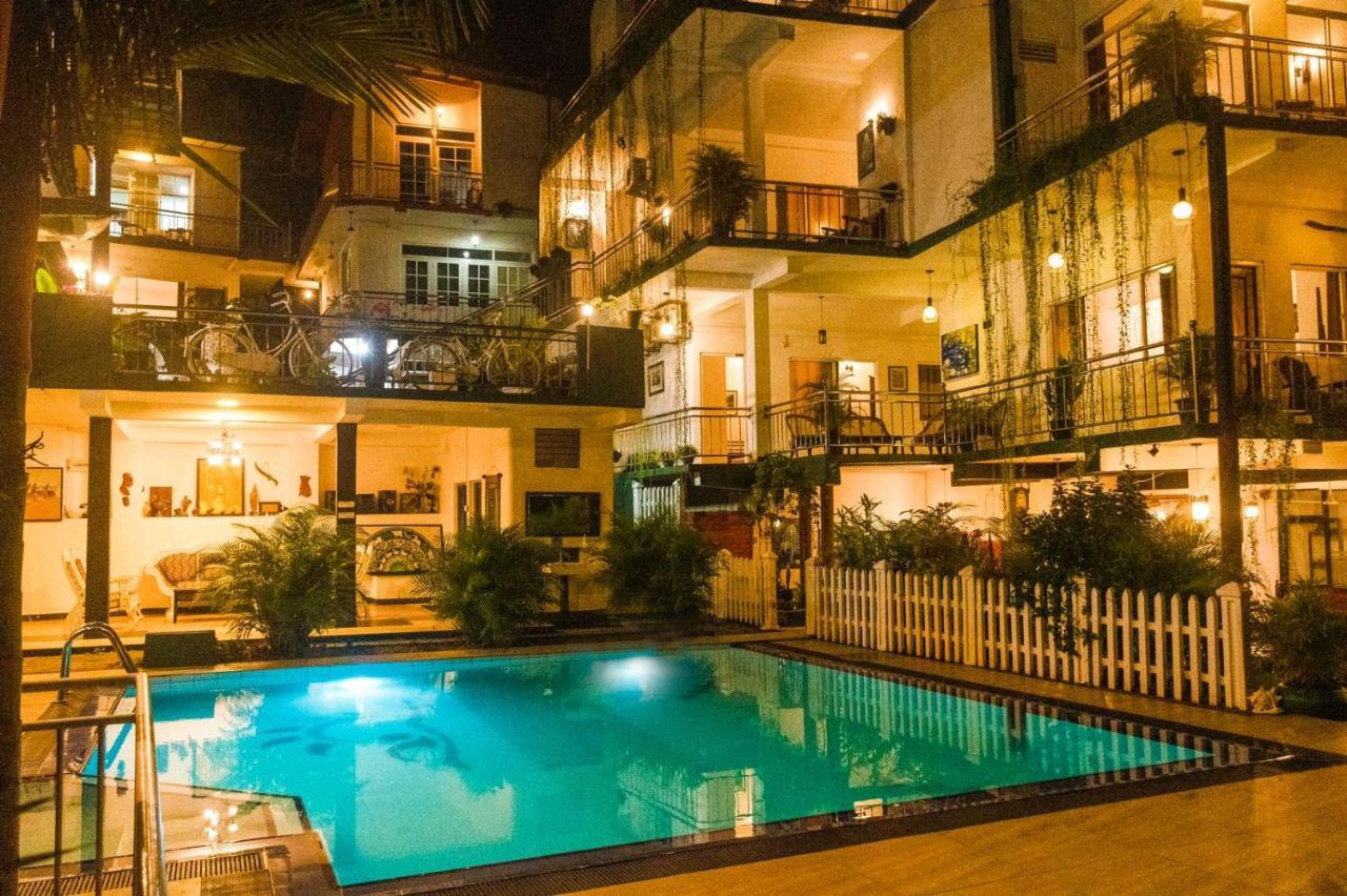 Kandy Riverside Villa Bagian luar foto