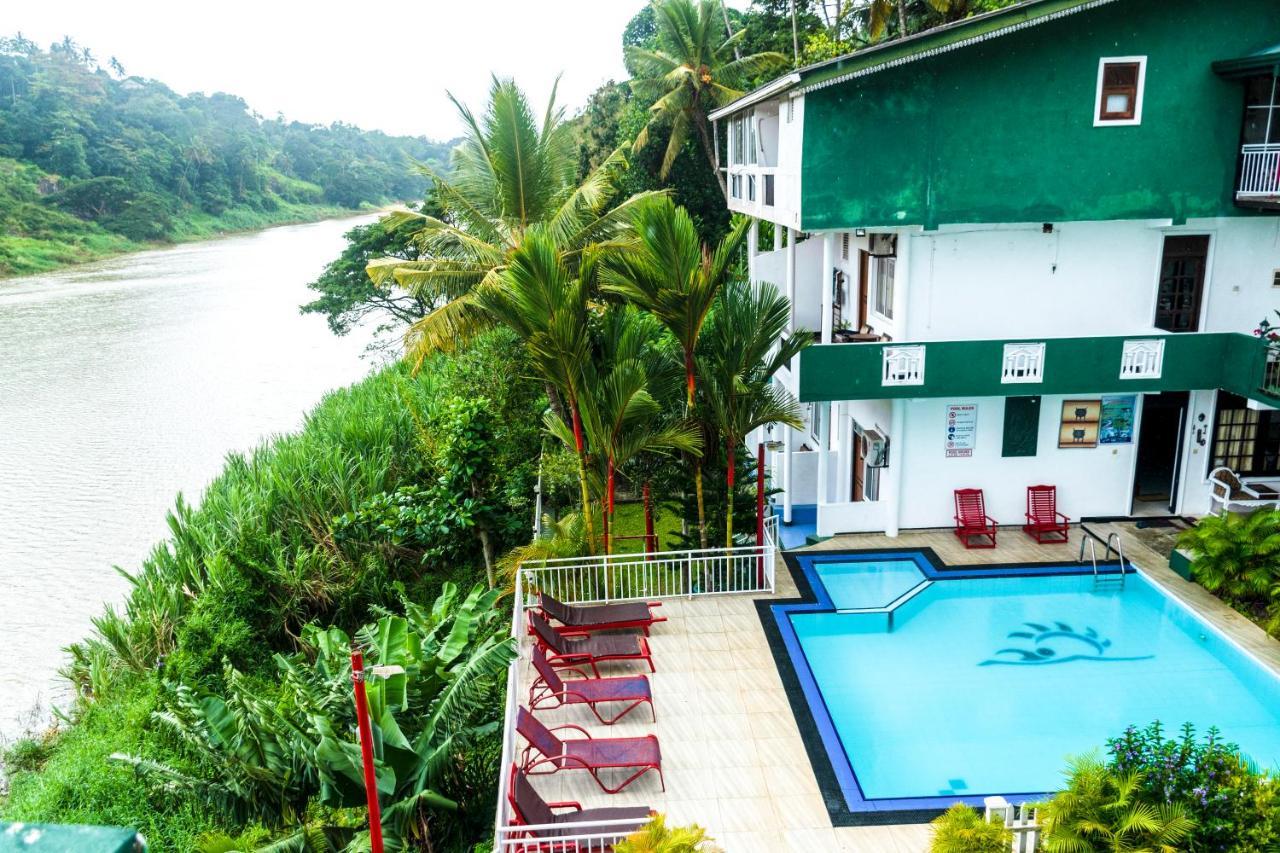 Kandy Riverside Villa Bagian luar foto