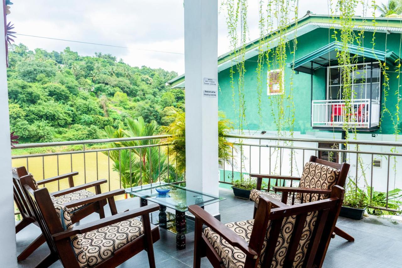 Kandy Riverside Villa Bagian luar foto